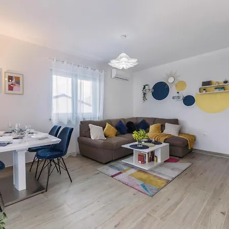 Apartment In With Wifi Peroj