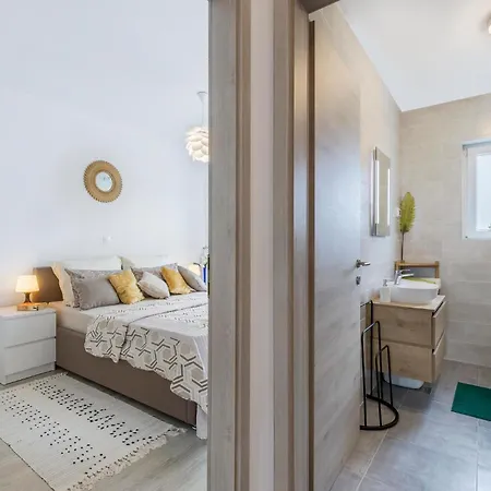 1 Bedroom Amazing In Peroj