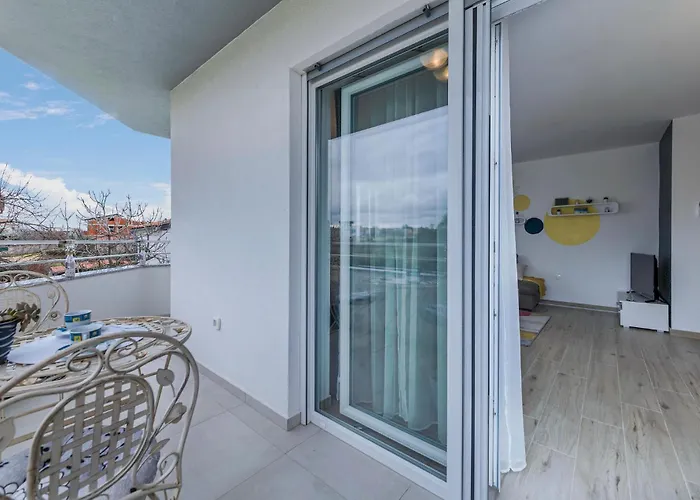 1 Bedroom Amazing In * Peroj